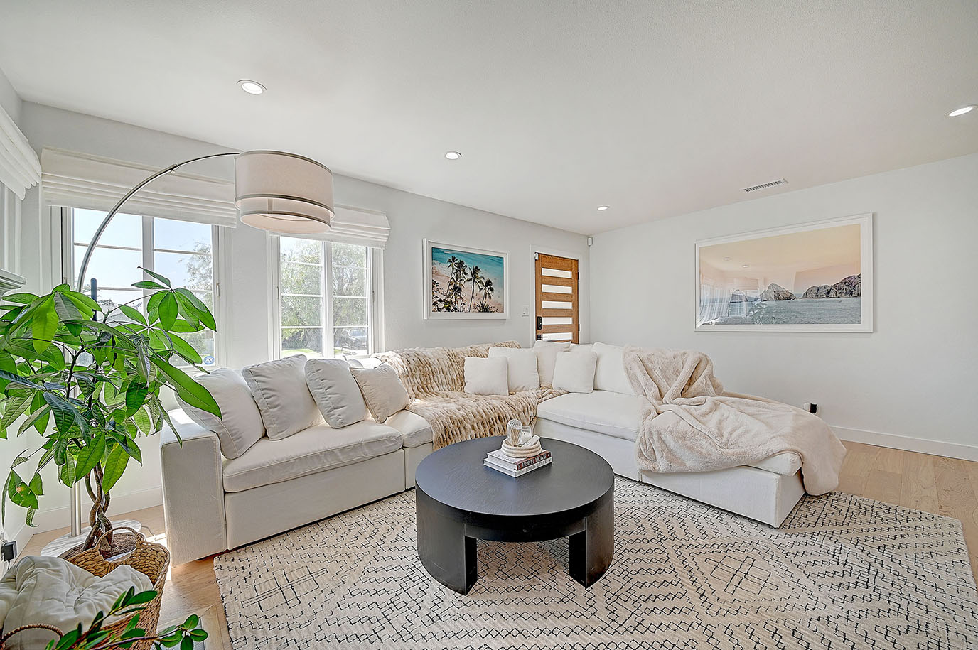 Long Beach Luxury Living Room