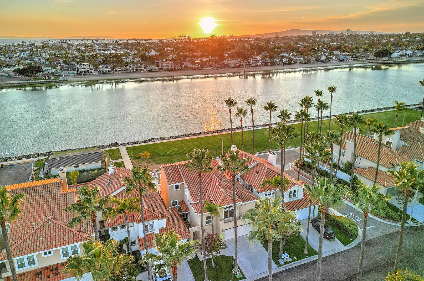 Luxury Properties in Los Angeles